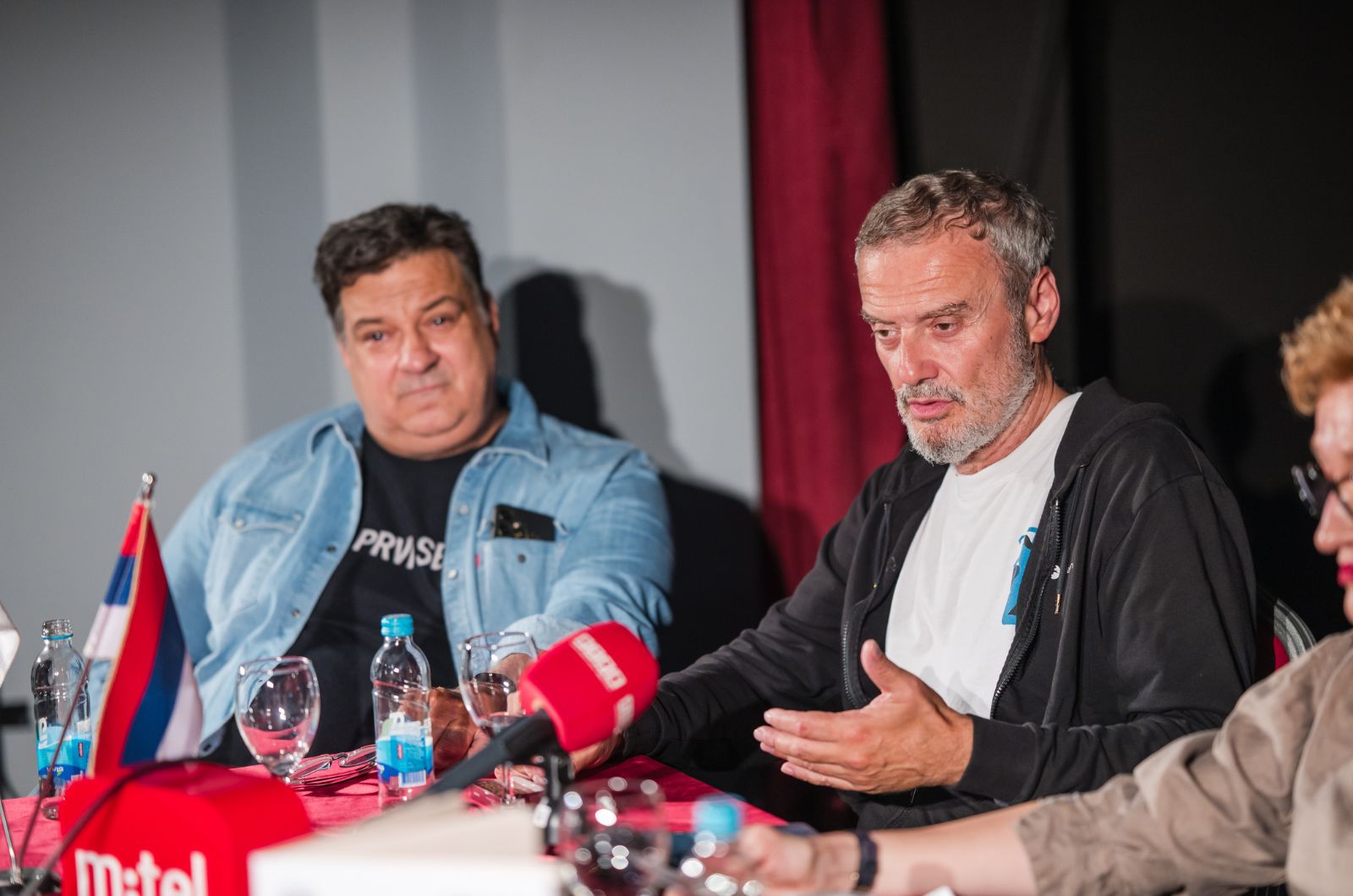 predstava una okrugli sto3